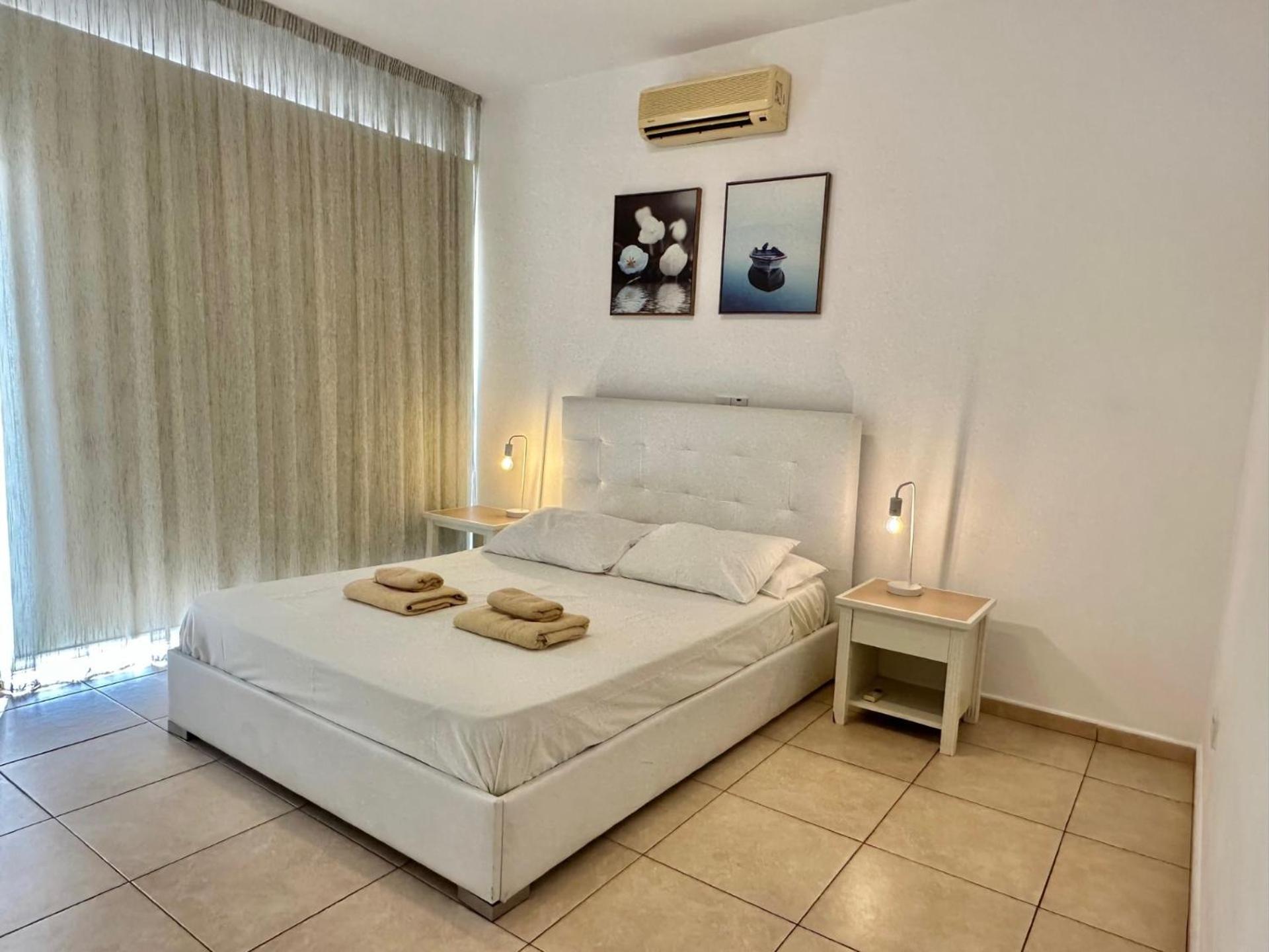 King'S Holiday Apartments Paphos ภายนอก รูปภาพ